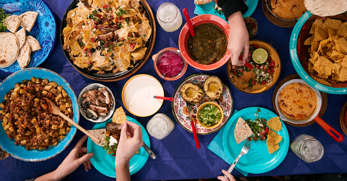 Nachos maison tout garnis à cuisiner sur le gril