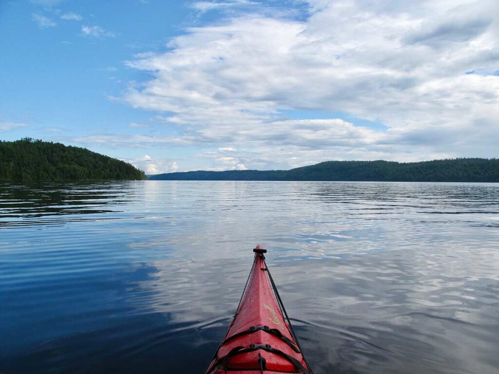 Kayak sur le lac Témiscamingue