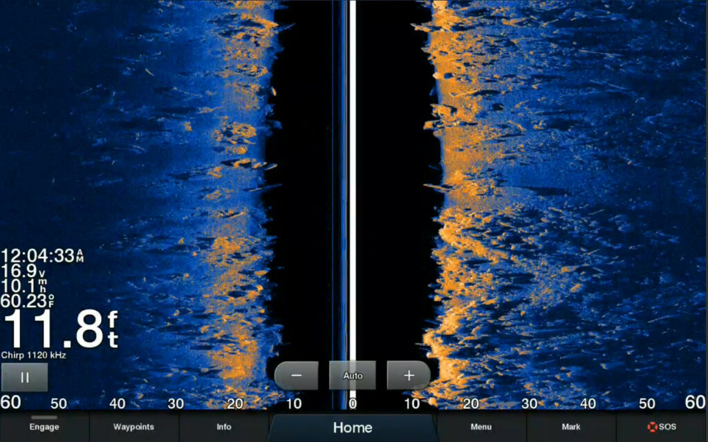 Side imaging in fishfinders