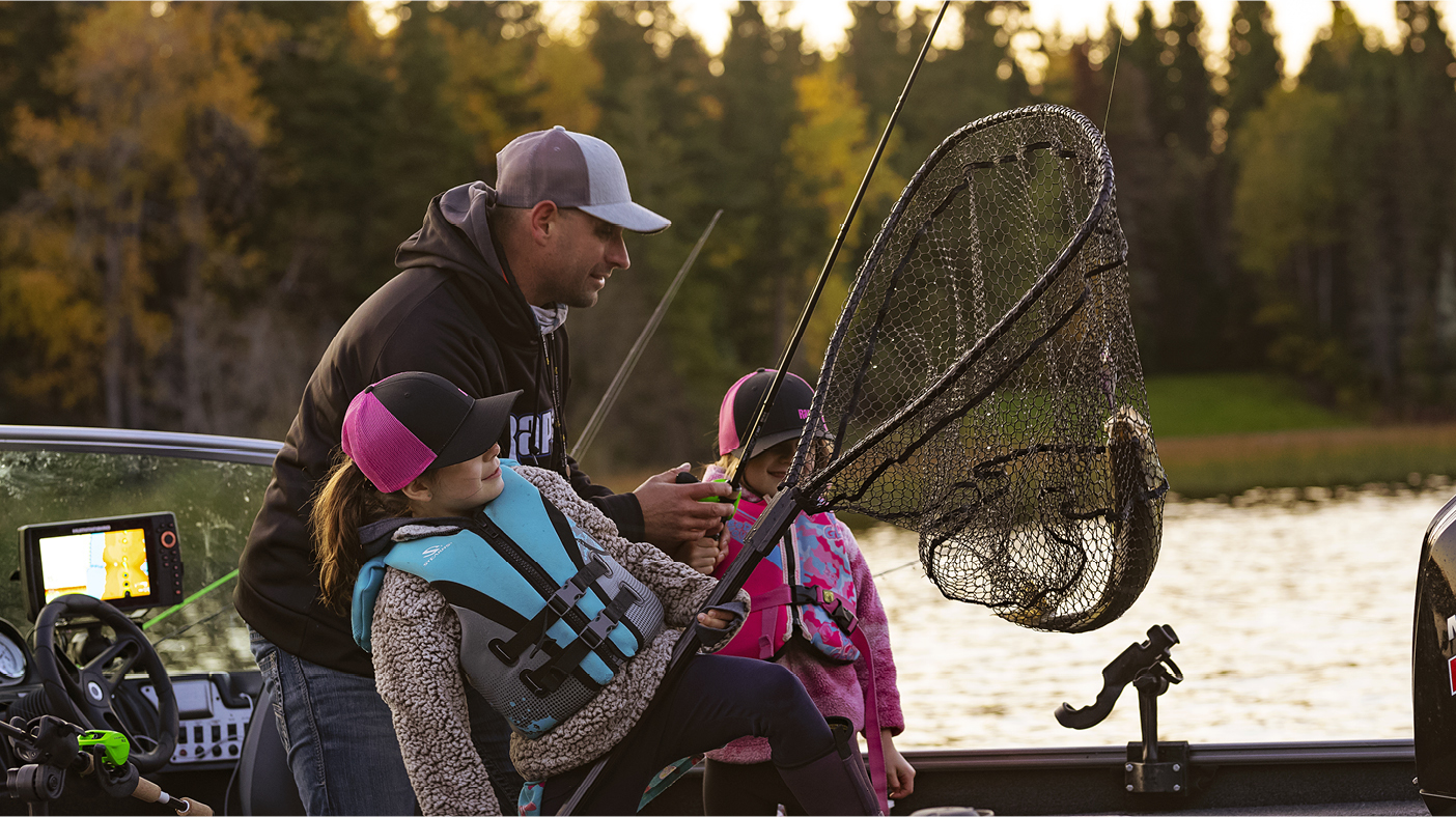 Pêcher au Doré au Québec: Guide Complet (2024) - Pêche 101