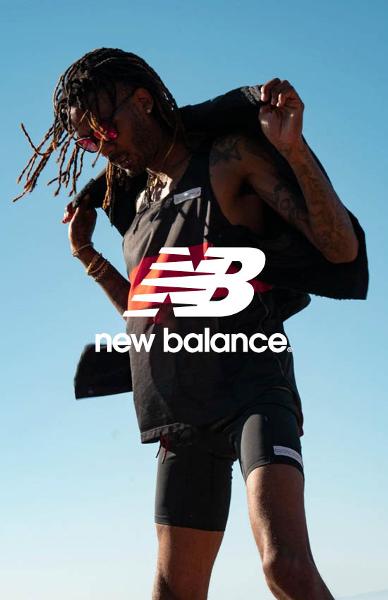 Homme en tenue de sport de la marque New Balance