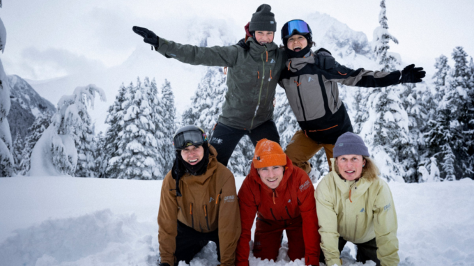 Manteau d'hiver marque canadienne