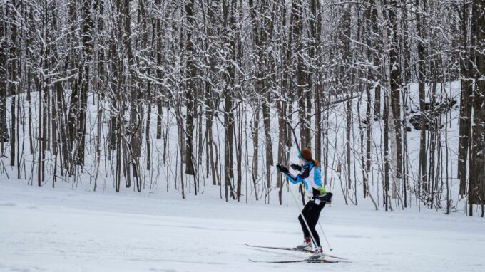 How to cross-country skiing