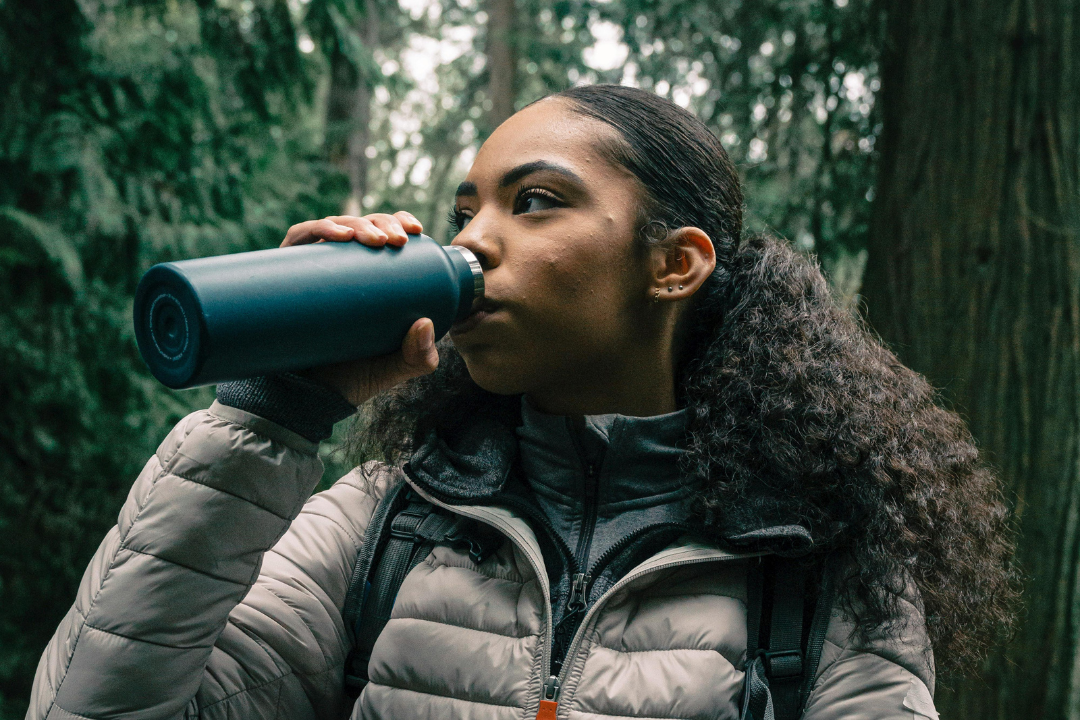 Électrolytes et hydratation : le duo gagnant pour les passionnés de plein air