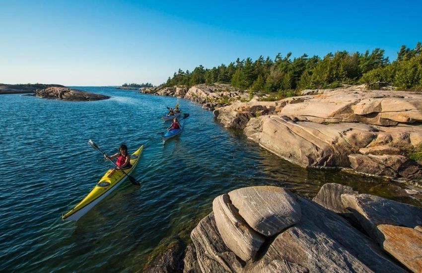 Faire du kayak au parc national des Îles-de-la-Baie-Géorgienne