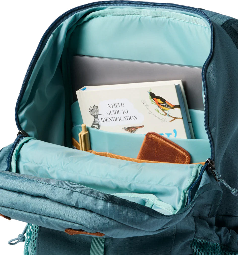 Clase 28 L Day Backpack