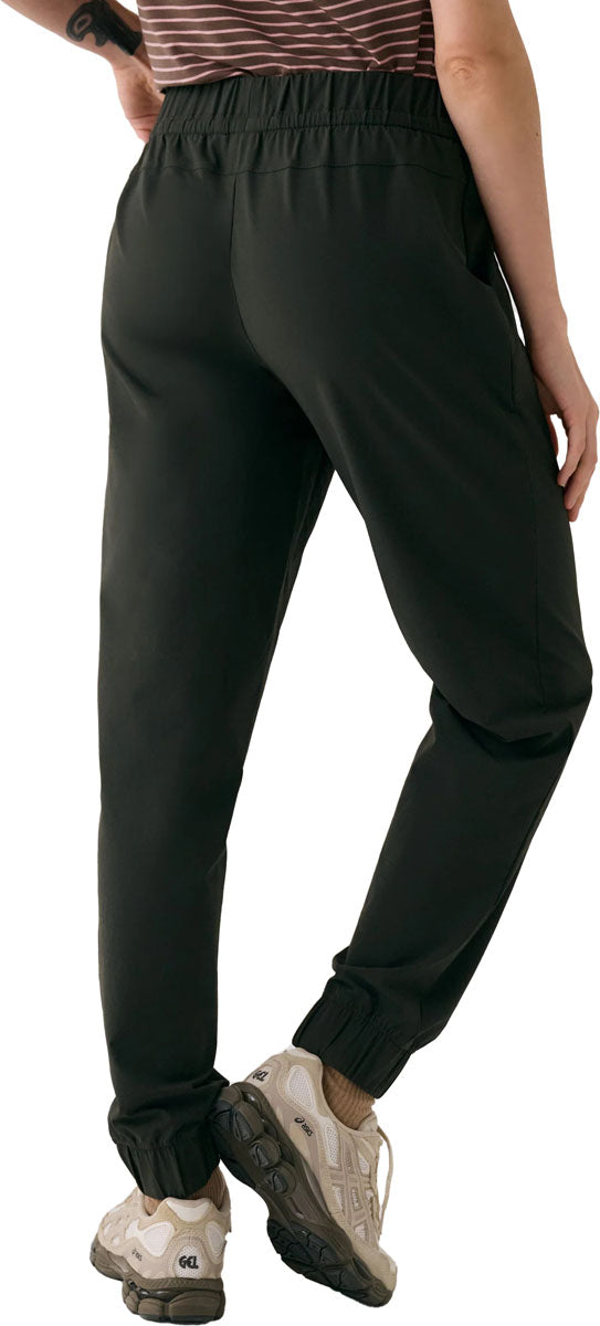 Momentum Tech Jogger Pants - Women's