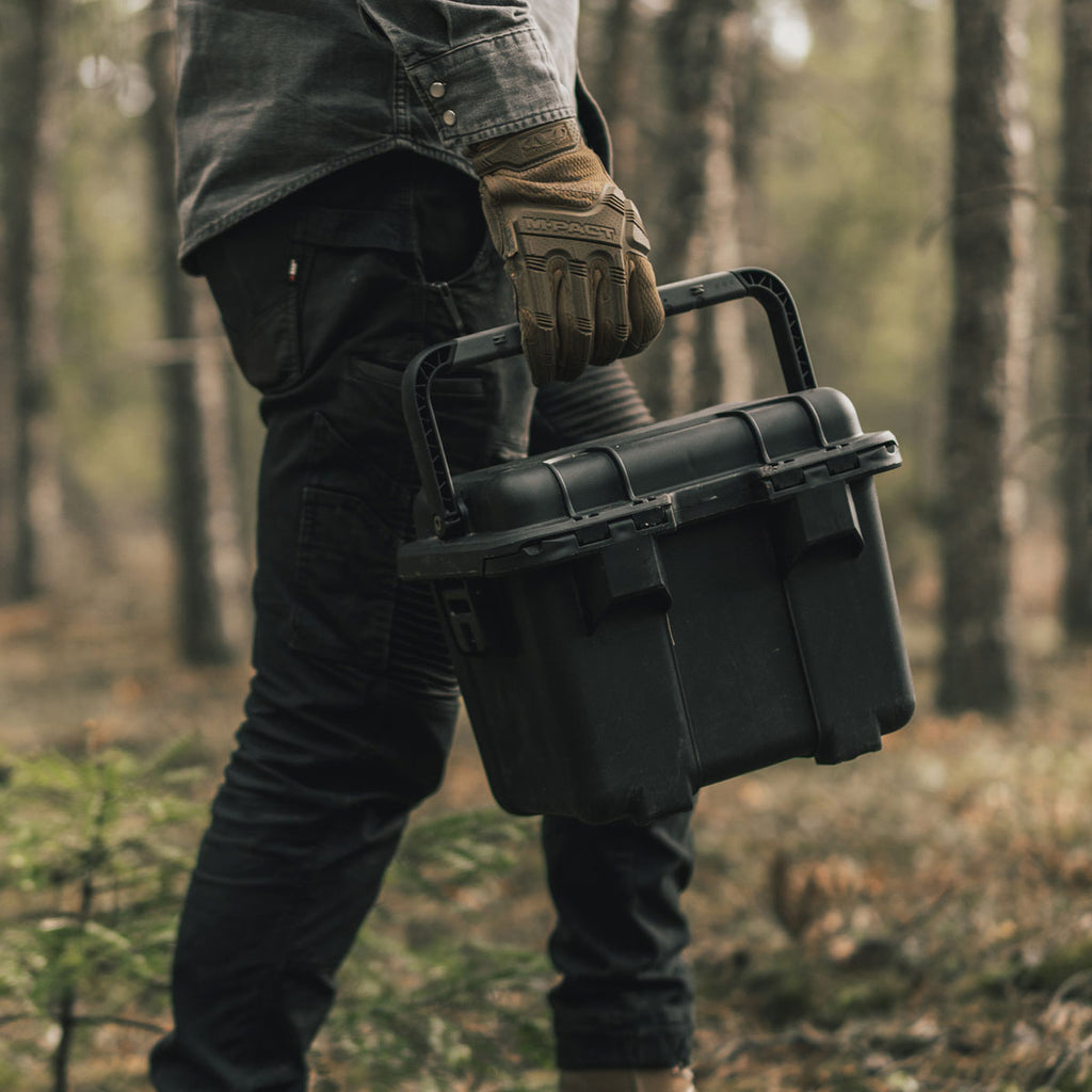 Trail 10 Compact Waterproof Hard Case - 11.2 L