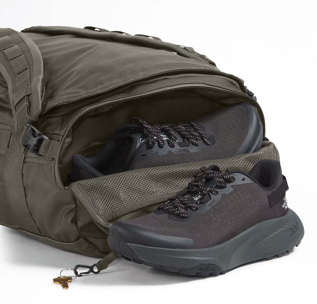 Base Camp Voyager Duffle Bag - 32 L