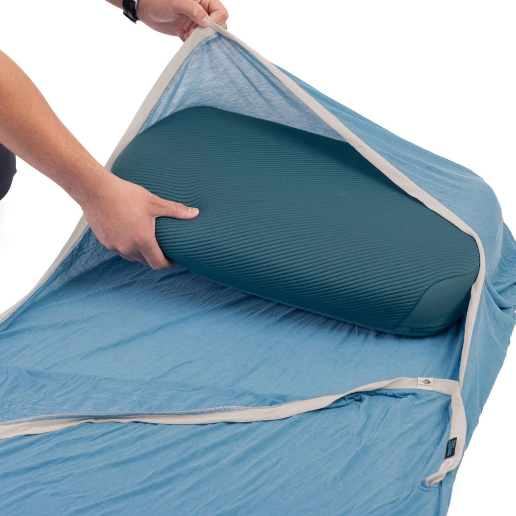 Breeze Lightweight Liner with Pillow Sleeve