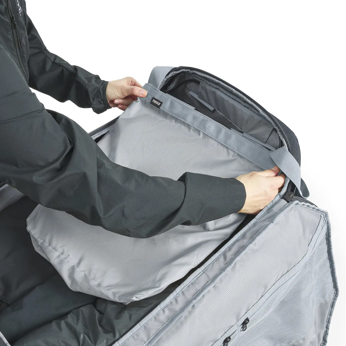 EnRoute Wheeled Duffle Bag - 90 L