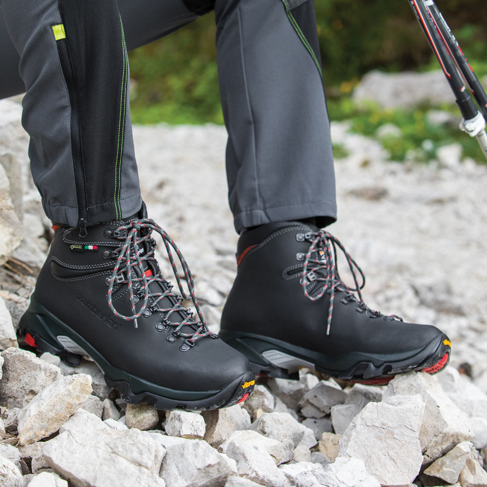 Vioz Gore-Tex Hiking Boots - Men’s